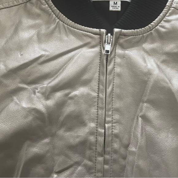BB Dakota Metallic Champagne Gold Faux Leather Bomber Jacket Women’s Size Medium - Picture 4 of 12